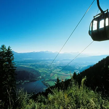 Reichmann 아파트 *